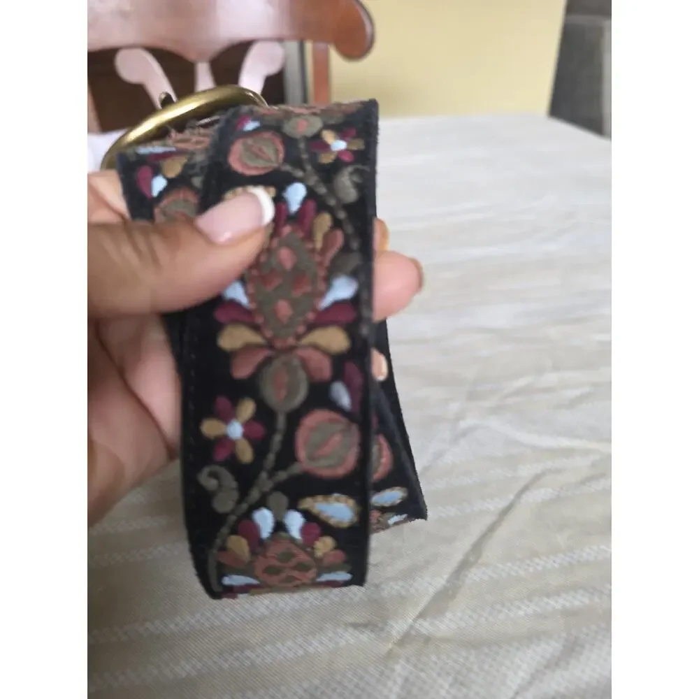 Lucky Brand Belt Womens Embroidered Floral Suede Leather Brass Buckle Boho Sz 28